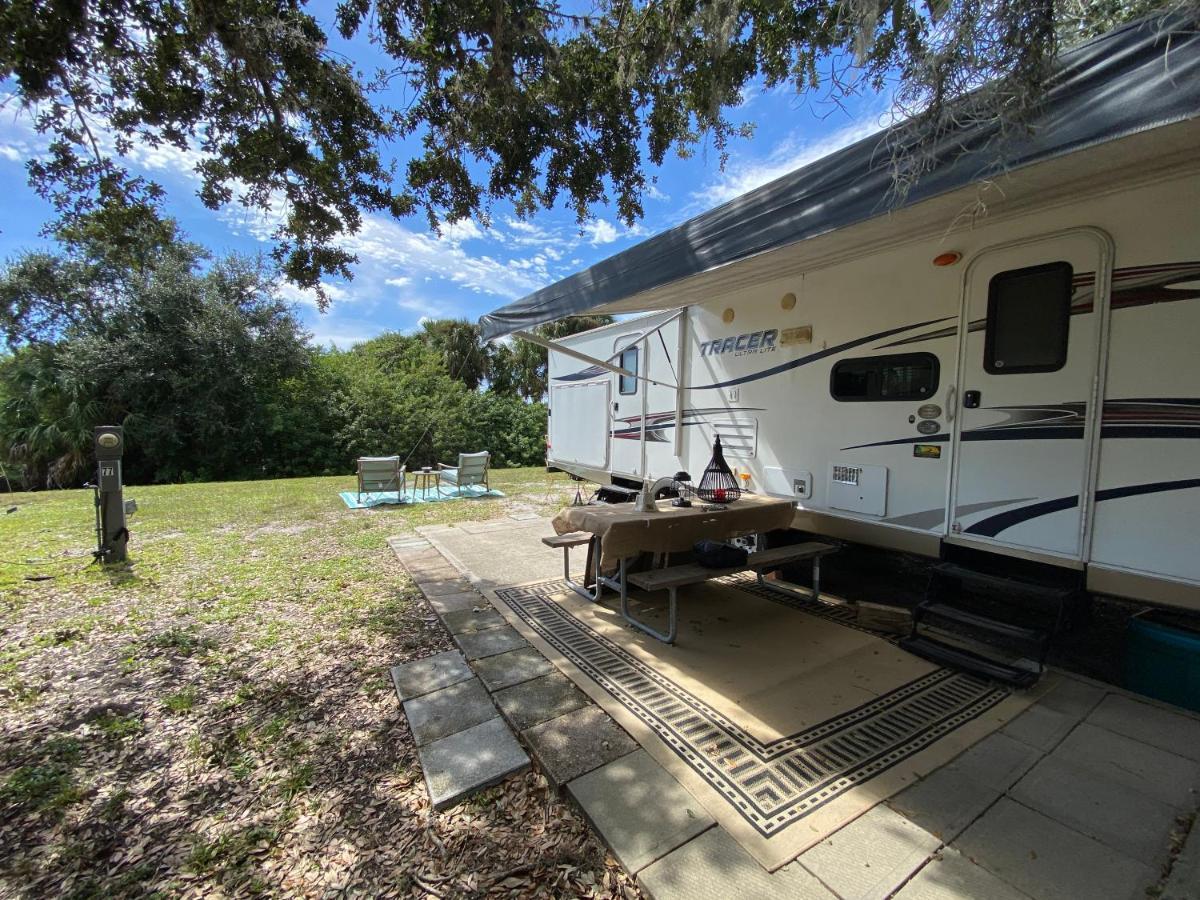 Water Front Tracer Rv By Glampers Camp Hotel Port Charlotte Exterior photo