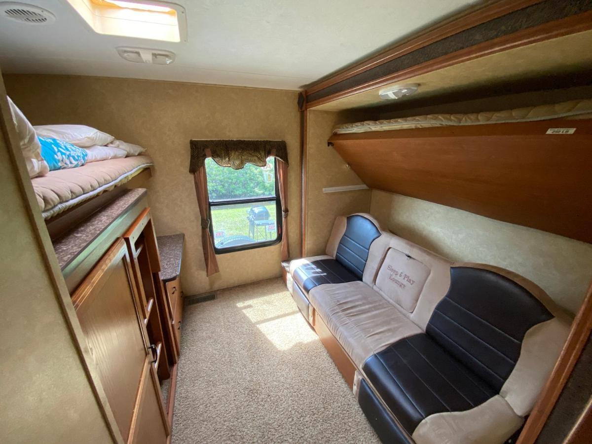 Water Front Tracer Rv By Glampers Camp Hotel Port Charlotte Exterior photo